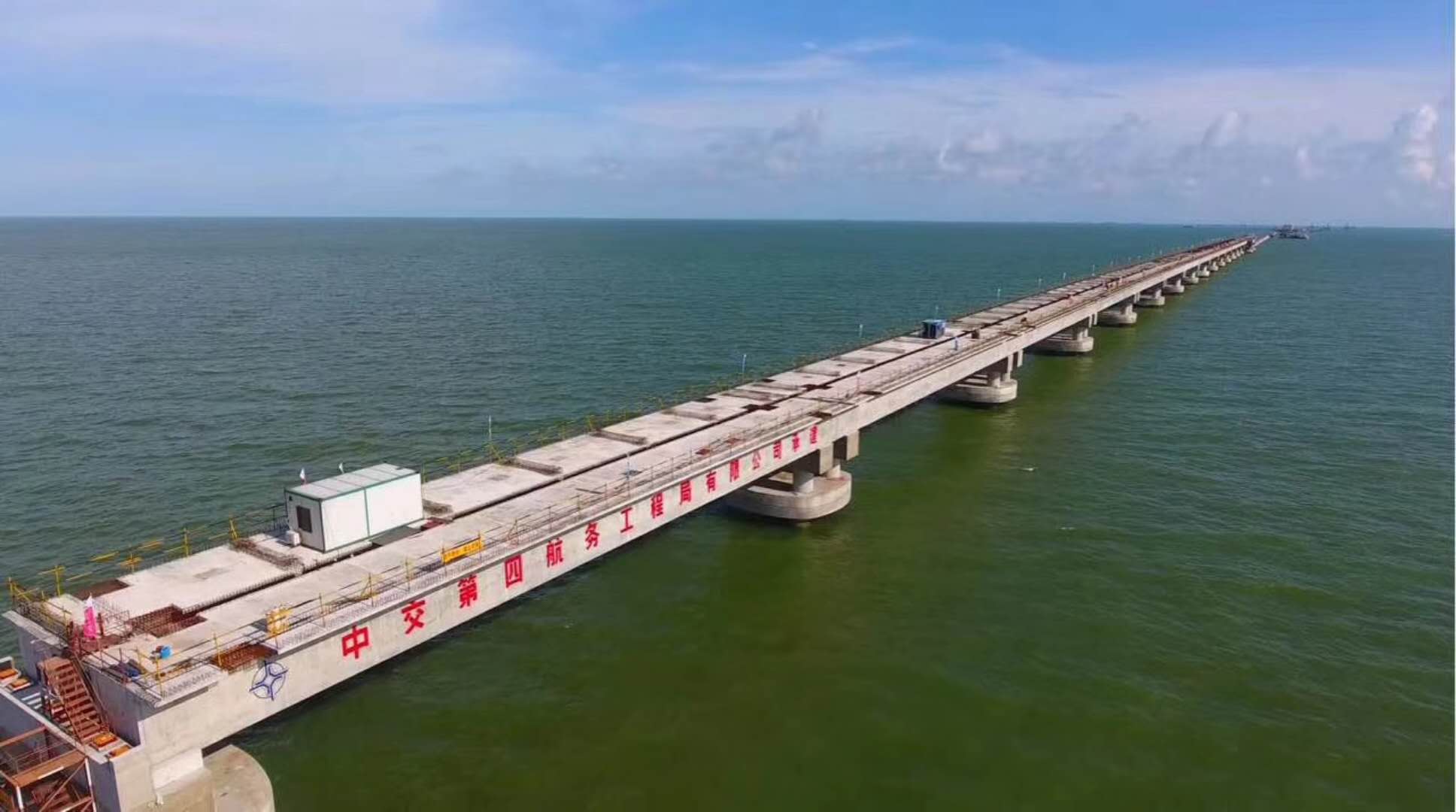 广西北部湾港钦州码头接岸工程